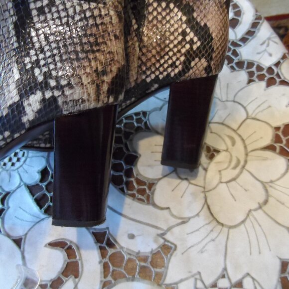 Tory Burch Python Print Ankle Heeled Boots Size 8.5M - Picture 14 of 16